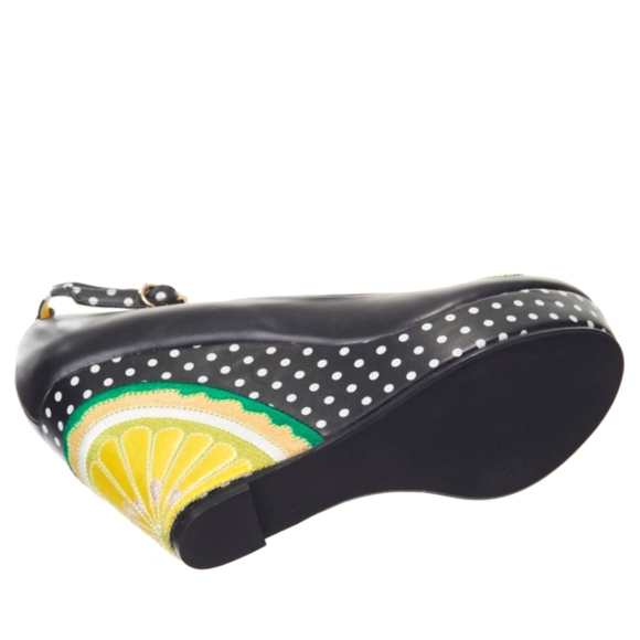 Banned Apparel Pin Up Lemon Wedge Shoes - Picture 2 of 7